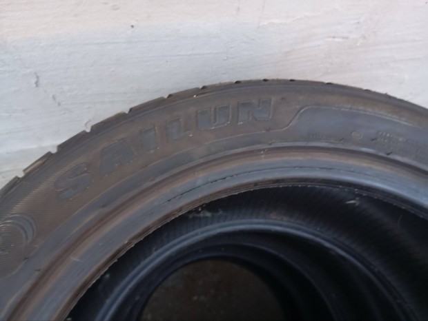 215/50 R17 Nyri gumik eladak?