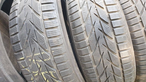 215/50 R18 tli , Toyo