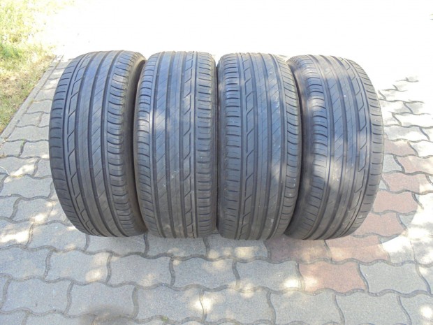 215/50 R 18-as Bridgestone ny�ri gumi elad�