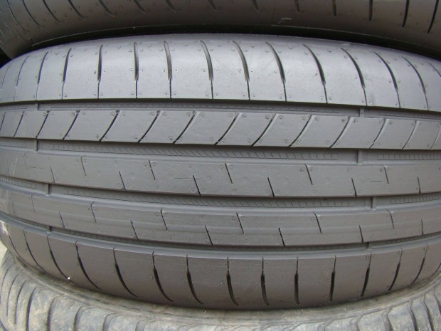 215/50 r18 Goodyear 2023-as nyri gumi 215/50r18