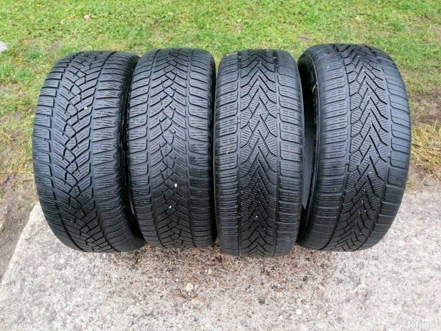 215/55R16-os Tligumi