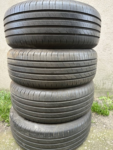 215/55R17 XL 215/55 R17 Goodyear Efficientgrip Performance ny�ri gumi