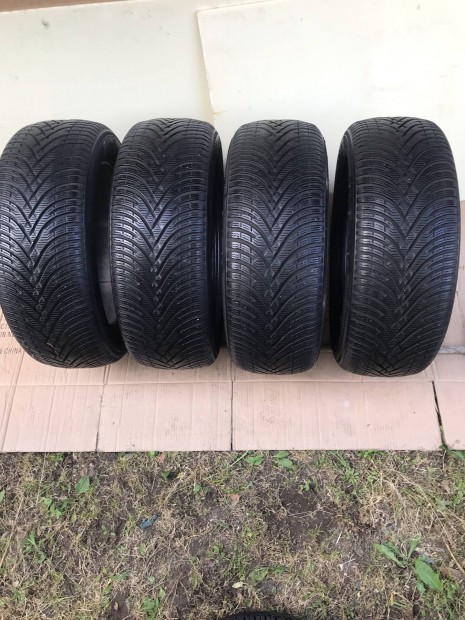 215 55 17 Kleber 215/55r17 Tligumi garnitra elad.