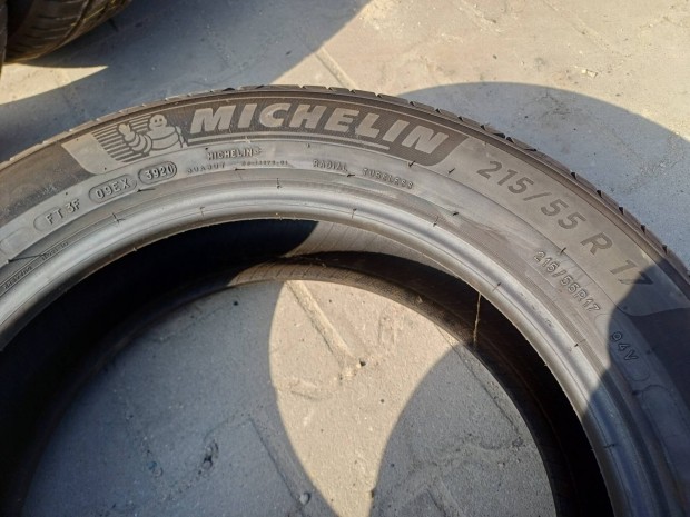 215/55-17 Michelin primacy 4