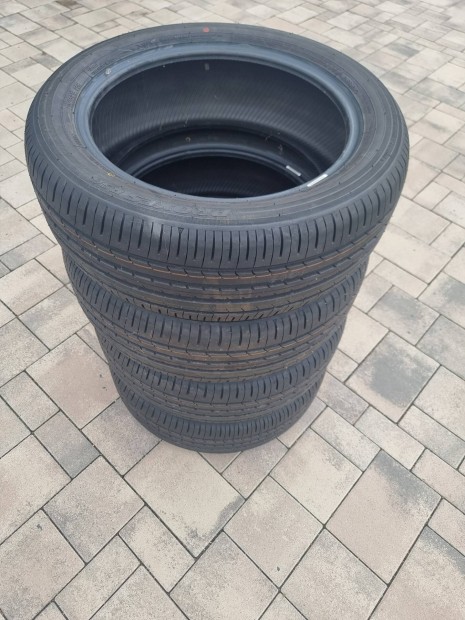 215 55 18 Toyo nyári új gumiabroncs