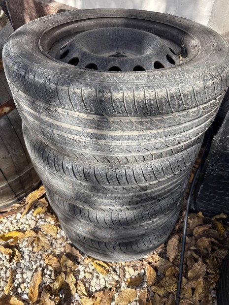 215/55 R16 Ctiroen acélfelnin