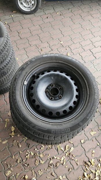 215/55 R16 Ford lemezfelnin