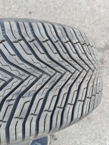 215/55 R16 négy évszakos gumi(Landspider) eladó