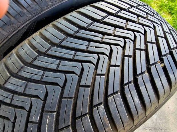 215/55 R17 98V XL - Continental Allseasoncontact - 2022