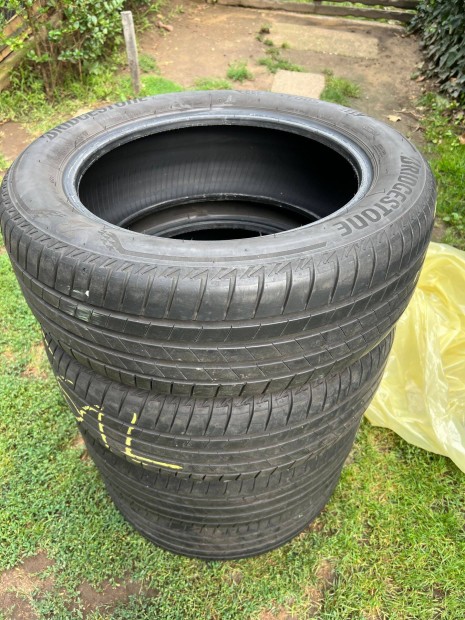 215 55 R17 Bridgestone Turanza T005 nyrigumi