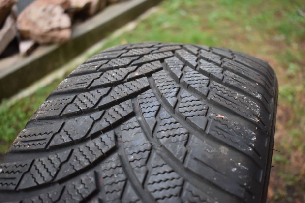 215/55 R17 Firestone Winterhawk4 tli 5,5mm 2020-as 1db !