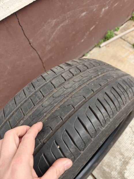 215/55 R17 Nyárigumi DOT24 7,5mm DOT21 6,5mm