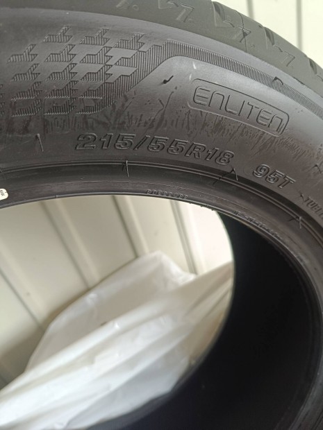 215/55 R18 Bridgestone vadiúj 4 db nyári gumi elektromos autora. .