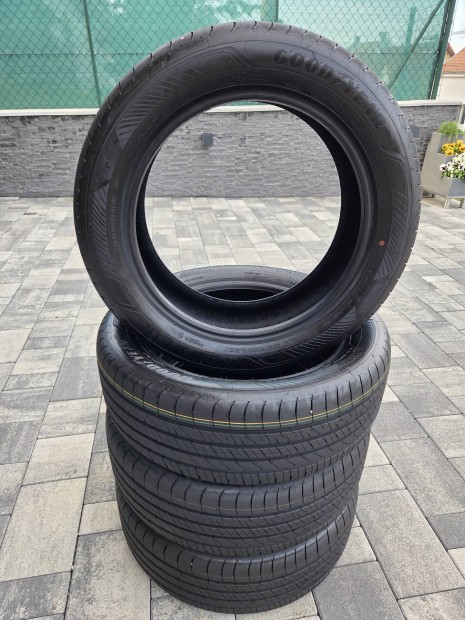 215/55 R18 Goodyear nyári gumik újszerű állapotban