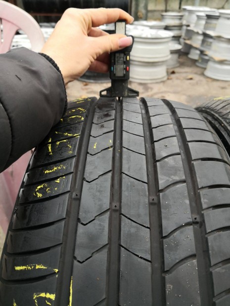 215/55 R18 Kumho nyári gumi 94000ft a 4db /544/