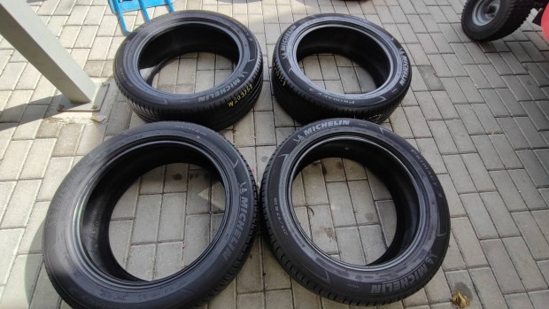 215/55 R18 Michelin nyrigumi