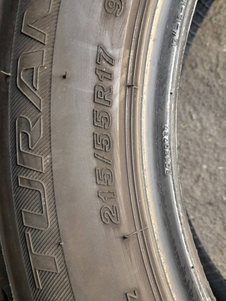 215 55 r17 Bridgestone top gumi