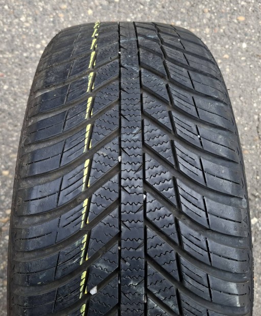 215/55 r17 Nexen N blue 4 season. 2db.