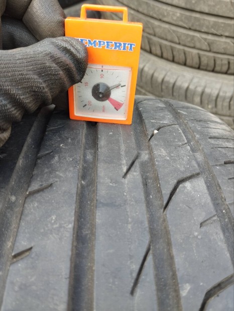 215/55 r17 Nyari gumi Continental Németországból 6 mm-es .