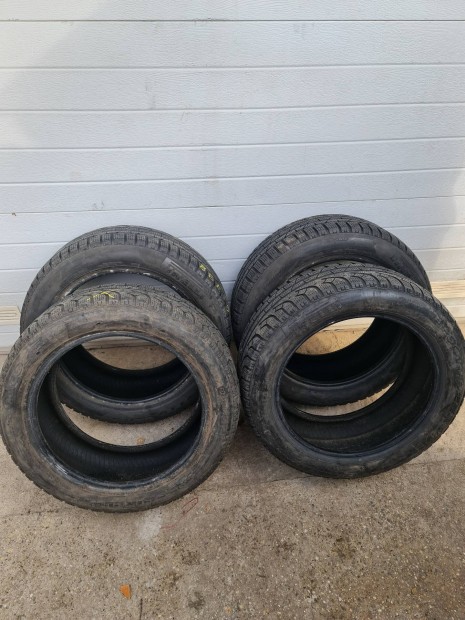 215/55 r17 Pirelli tli garnitra