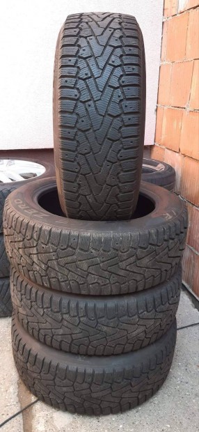 215/55 r18 Pirelli teli gumi elad 