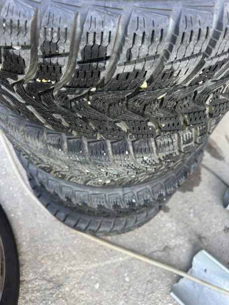 215/55r16 téligumi 9 mm profillal eladó