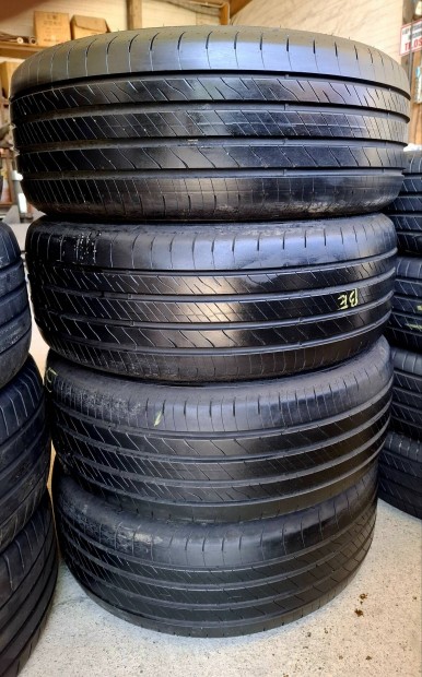 215/55r17 Goodyear Demó