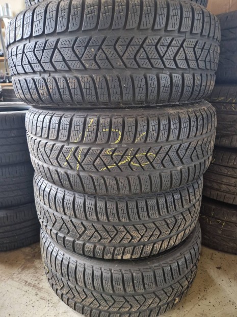 215/55r17 Pirelli teli garnitra  6mm 2021