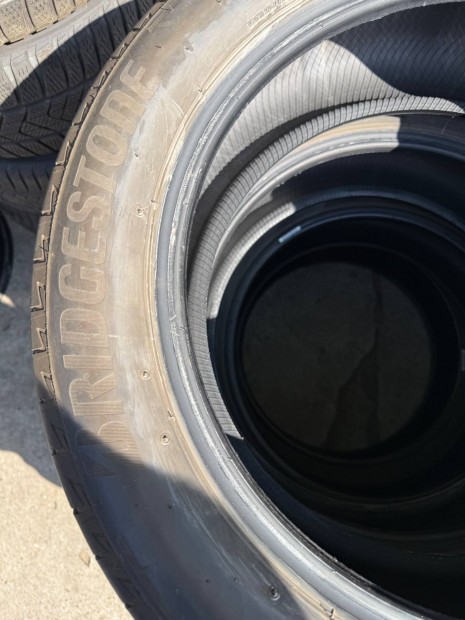 215/55r18 Bridgestone nyári gumik