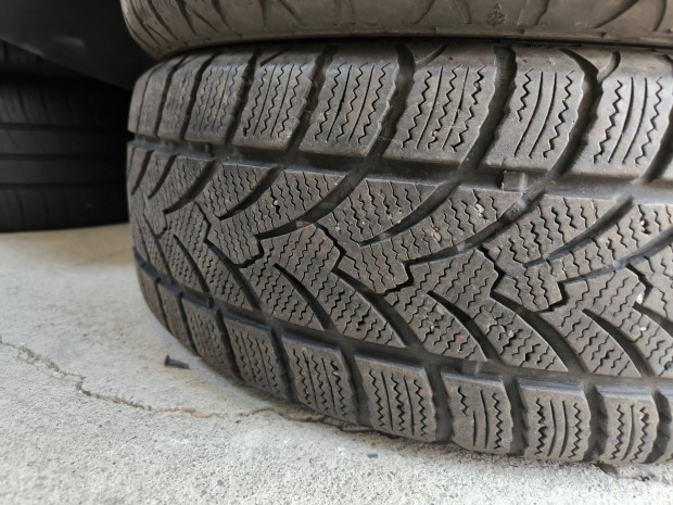 215/60R16 215/60 újszerű téligumik eladók