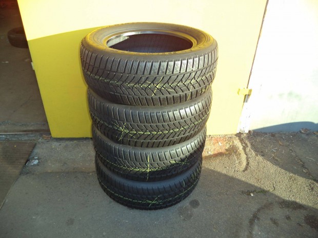 215/60R16 Dunlop t�li gumi