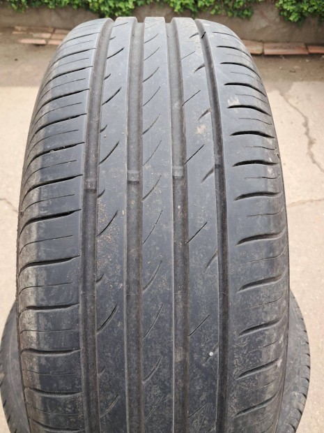 215/60R16 Nyári gumi