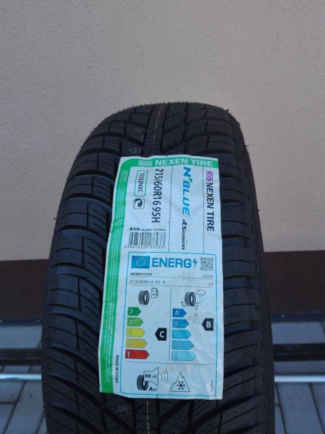 215/60R16 Új Nexen négyévszakos gumi garnitúra 215/60 r16