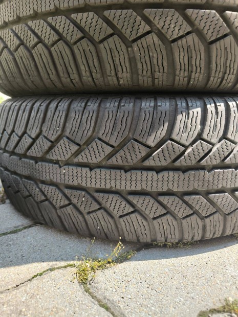 215/60R16 újszerű Semperit Téligumik eladók