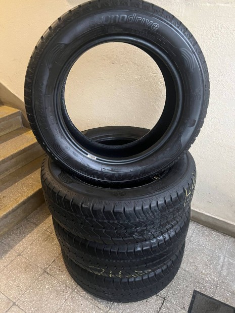 215/60R17C Dunlop ny�ri gumik