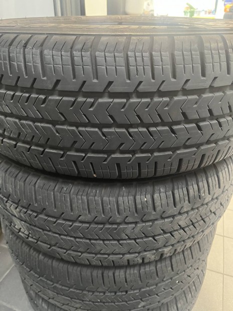 215/60R17C Elad