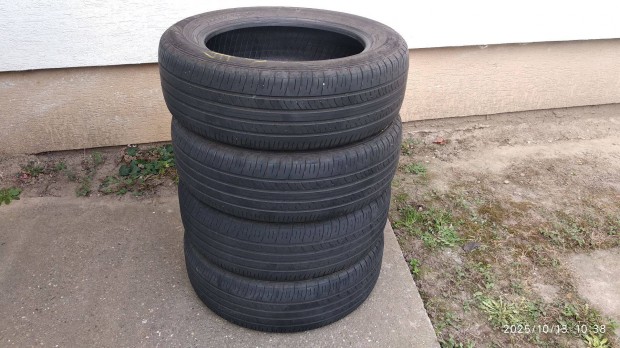 215/60R17 Dunlop Nyári garnitura 2022.22.hét gyártású 4db 5-6mm profil