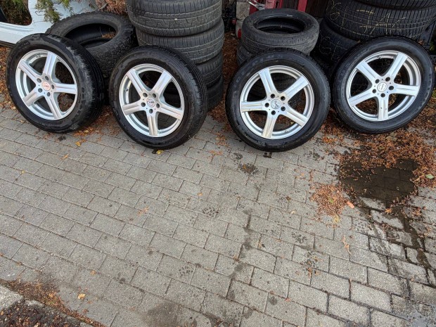 215/60R17 Mercedes-Benz GLA téli kerék szett okos szeleppel