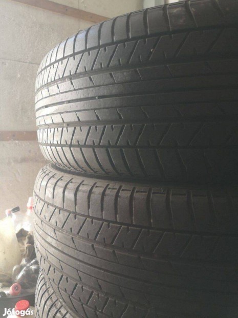215/60R17 Yokohama nyárigumik olcsón 45e/4db