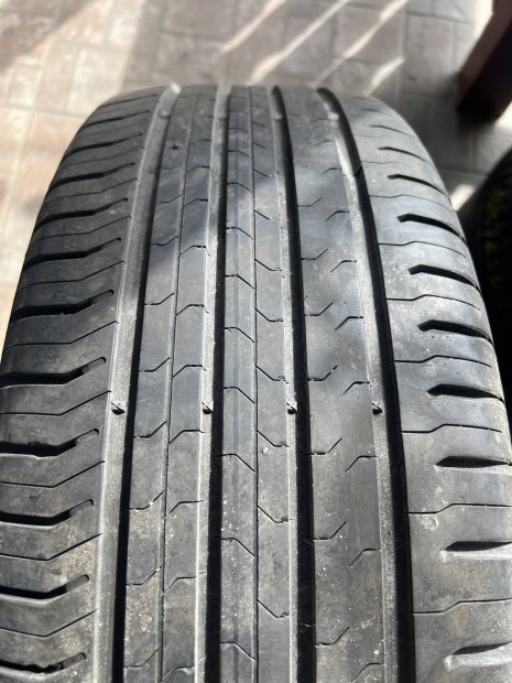 215/60R17"-s nyri gumi