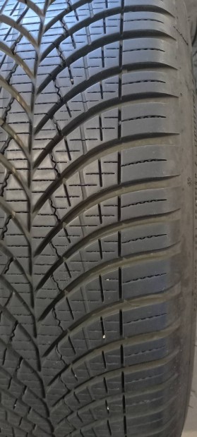 215/60R17 négyévszakos alig használt garnitura