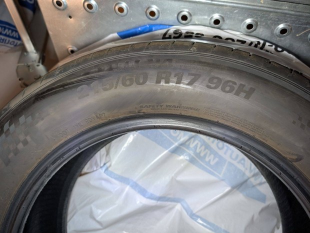 215/60R17 nyári Kumho gumi