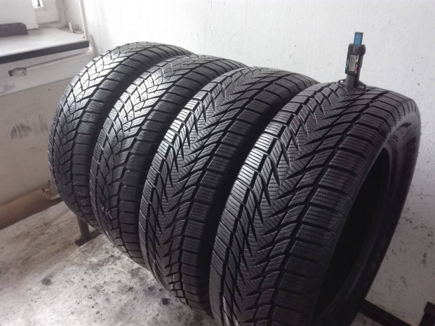 215/60R17 t�li gumi garnit�ra 215/60 r17