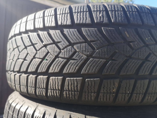 215/60R17 jszer Goodyear tligumik