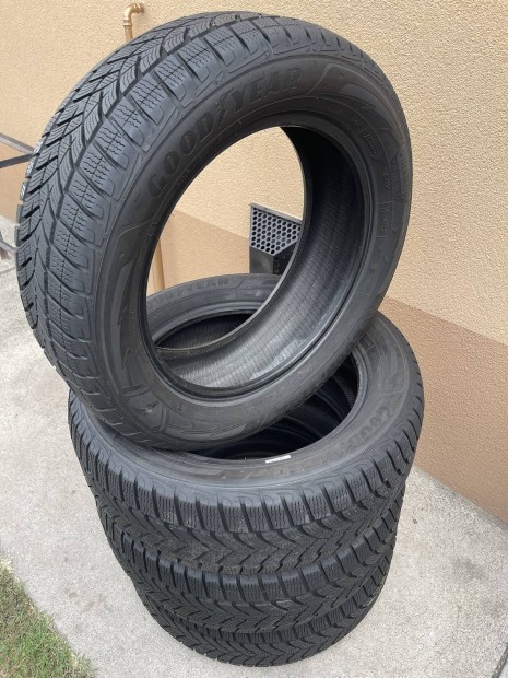215 60 17 Goodyear Ultragrip suv 4 db téli gumi