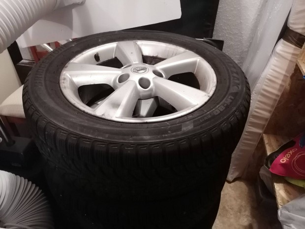 215 60 17 Nissan Quashgai gumi szet felnivel együtt
