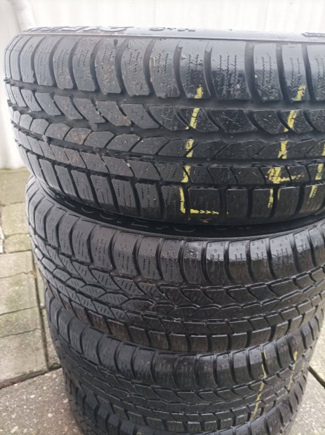 215/60 17-es tli gumi