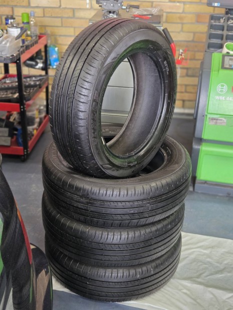 215 60 17 nyrigumi 215/60 R17  4db Demo j Dunlop