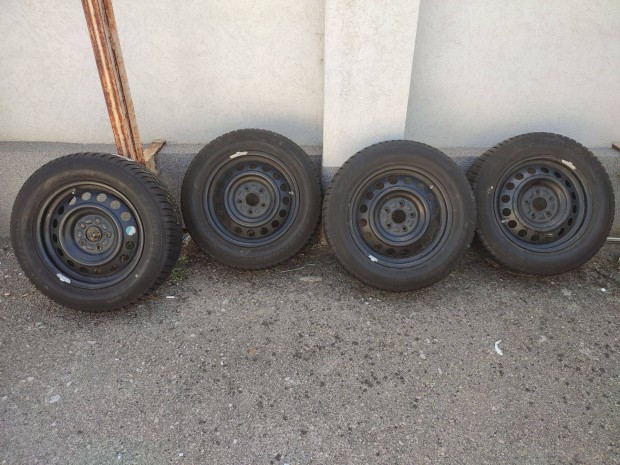 215/60 R16 99H Sumitomo gumi szett lemezfelnin