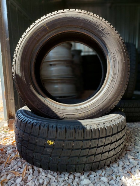 215/60 R16 C 2db 4 vszakos teheraut gumi, Toyo